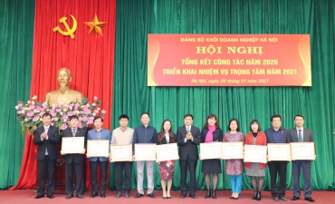 Đảng bộ Traphaco được trao tặng giấy khen của Đảng ủy Khối doanh nghiệp Hà Nội